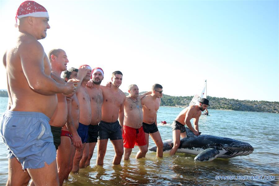 CROACIA-SIBENIK-BAÑO DE AÑO NUEVO