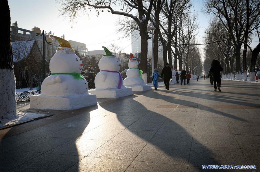 CHINA-HARBIN-MUÑECOS DE NIEVE