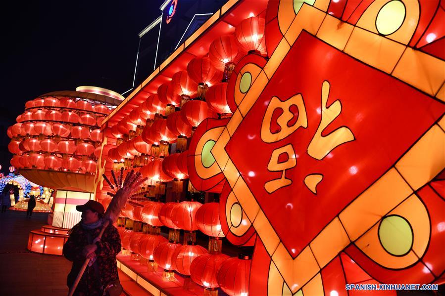 CHINA-SHANDONG-LINYI-FESTIVAL-LUCES