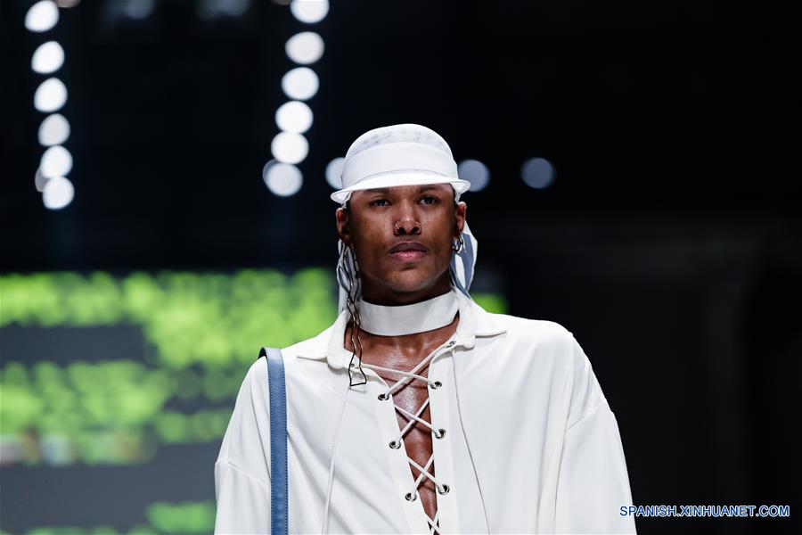ALEMANIA-BERLIN-SEMANA DE LA MODA-MERCEDES BENZ-DISEÑADORES SUDAFRICANOS