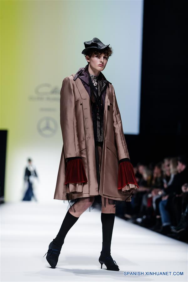 ALEMANIA-BERLIN-SEMANA DE LA MODA-MERCEDES BENZ-DISEÑADORES SUDAFRICANOS