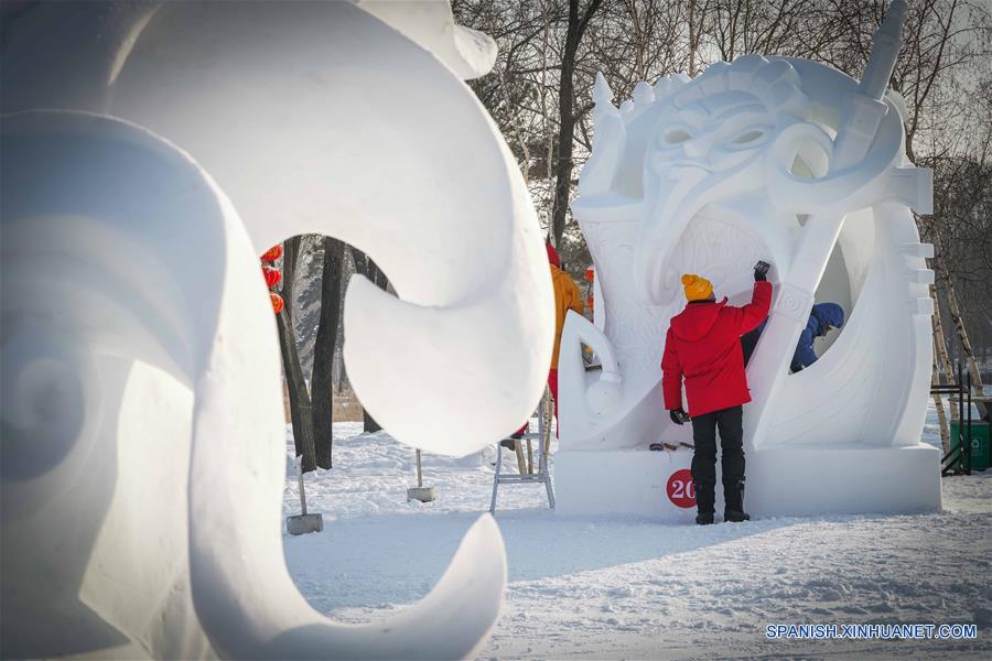 CHINA-HEILONGJIANG-HARBIN-COMPETENCIA DE ESCULTURAS DE NIEVE