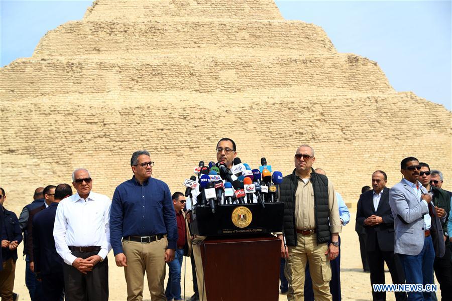 EGIPTO-GIZA-PIRAMIDE ESCALONADA-RESTAURACION-FINALIZACION