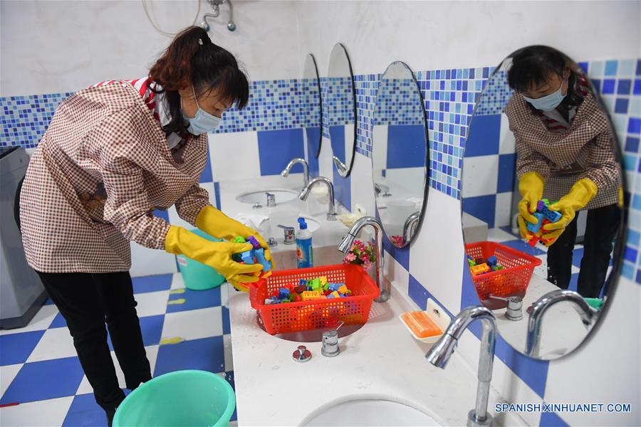 CHINA-HUNAN-CHANGSHA-JARDIN DE NI&Ntilde;OS