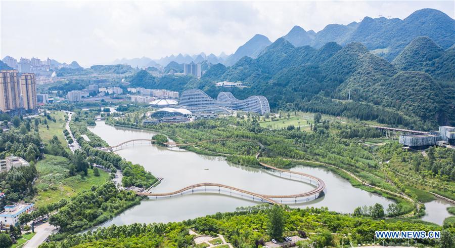 CHINA-GUIZHOU-LIUPANSHUI-HUMEDAL-PARQUE