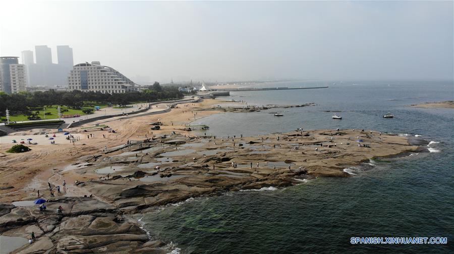 CHINA-SHANDONG-RIZHAO-PLAYA-TURISMO