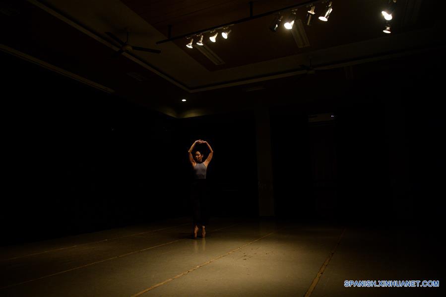INDONESIA-YAKARTA-BALLET-PRESENTACION VIRTUAL-ENSAYO-COVID-19