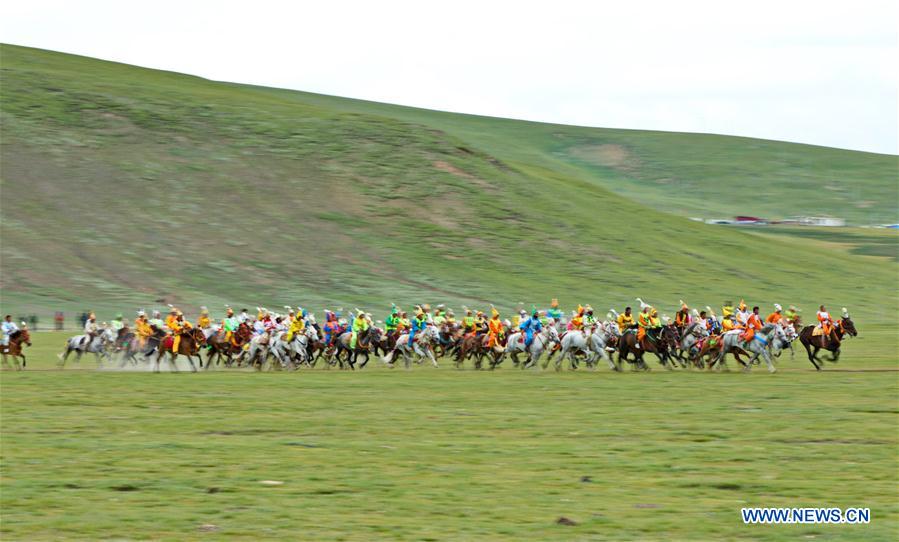 CHINA-TIBET-NAGQU-FESTIVAL DE CARRERAS DE CABALLOS