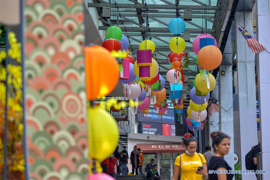 MALASIA-KUALA LUMPUR-FESTIVAL DE MEDIO OTOÑO-LINTERNAS