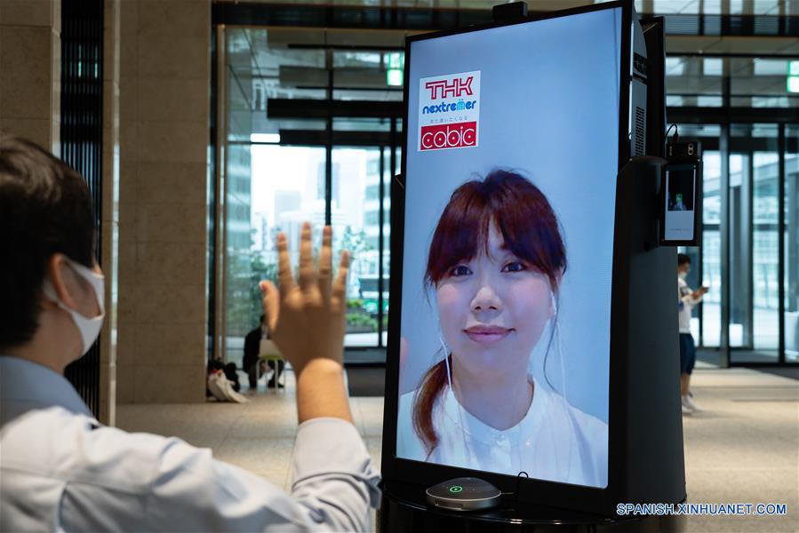 JAPON-TOKIO-COVID-19-VIDA COTIDIANA-ROBOT