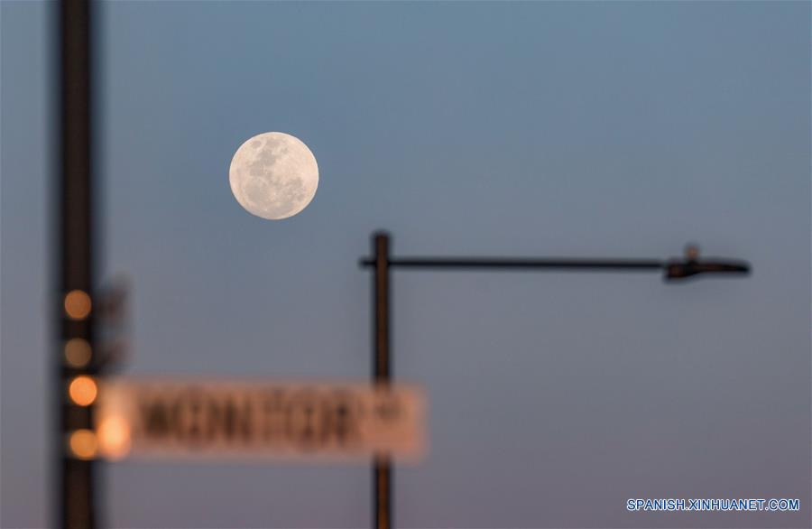AUSTRALIA-CANBERRA-LUNA LLENA