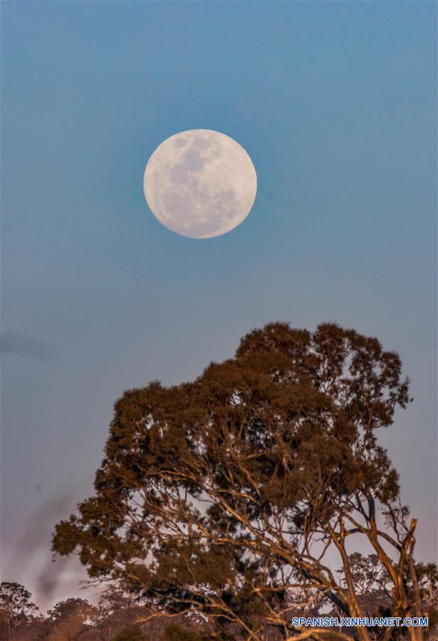 AUSTRALIA-CANBERRA-LUNA LLENA