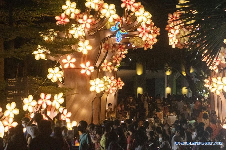 SINGAPUR-SINGAPUR-FESTIVAL DE MEDIO OTO&Ntilde;O-LUNA LLENA