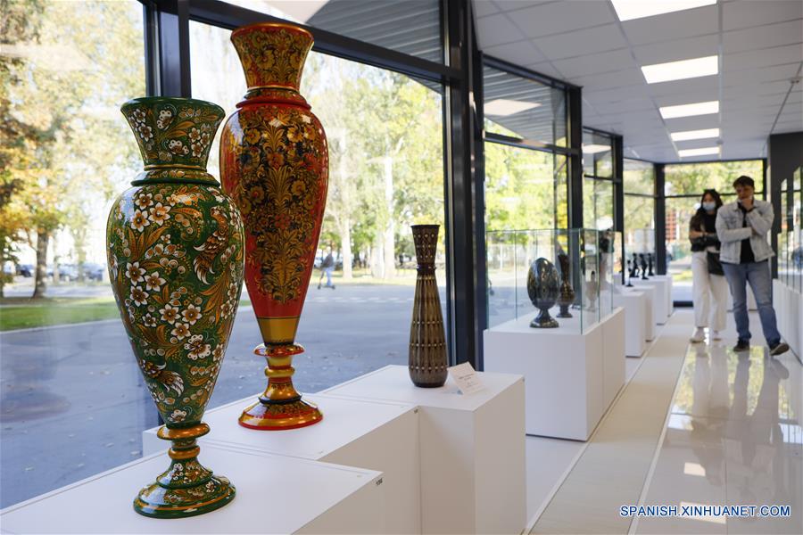 RUSIA-MOSCU-ARTE POPULAR Y ARTESANIA-EXPOSICION