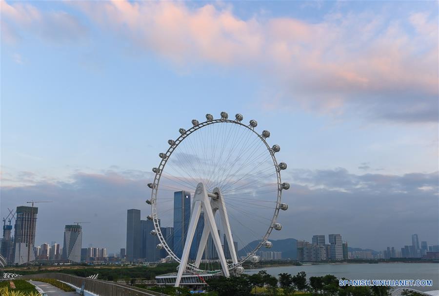 CHINA-GUANGDONG-PARQUE-RUEDA DE LA FORTUNA-CONSTRUCCION