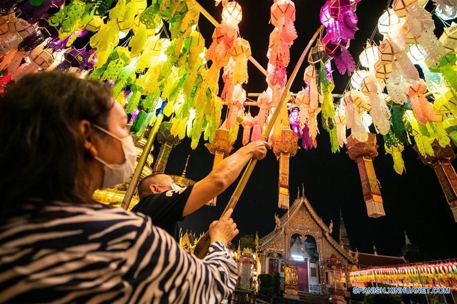 TAILANDIA-LAMPHUN-FESTIVAL YI PENG