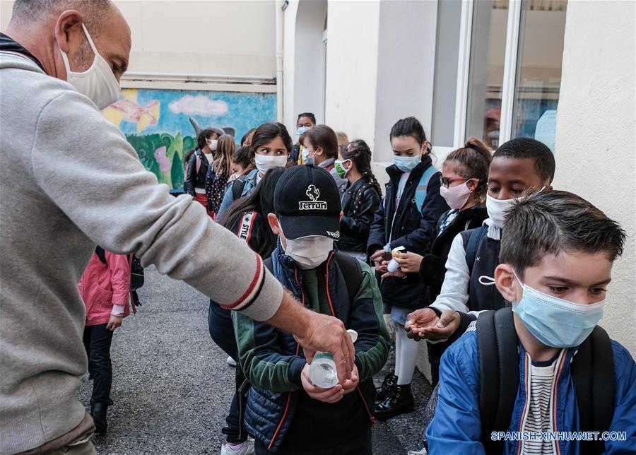 FRANCIA-ANTIBES-COVID-19-CLASES-REANUDACION