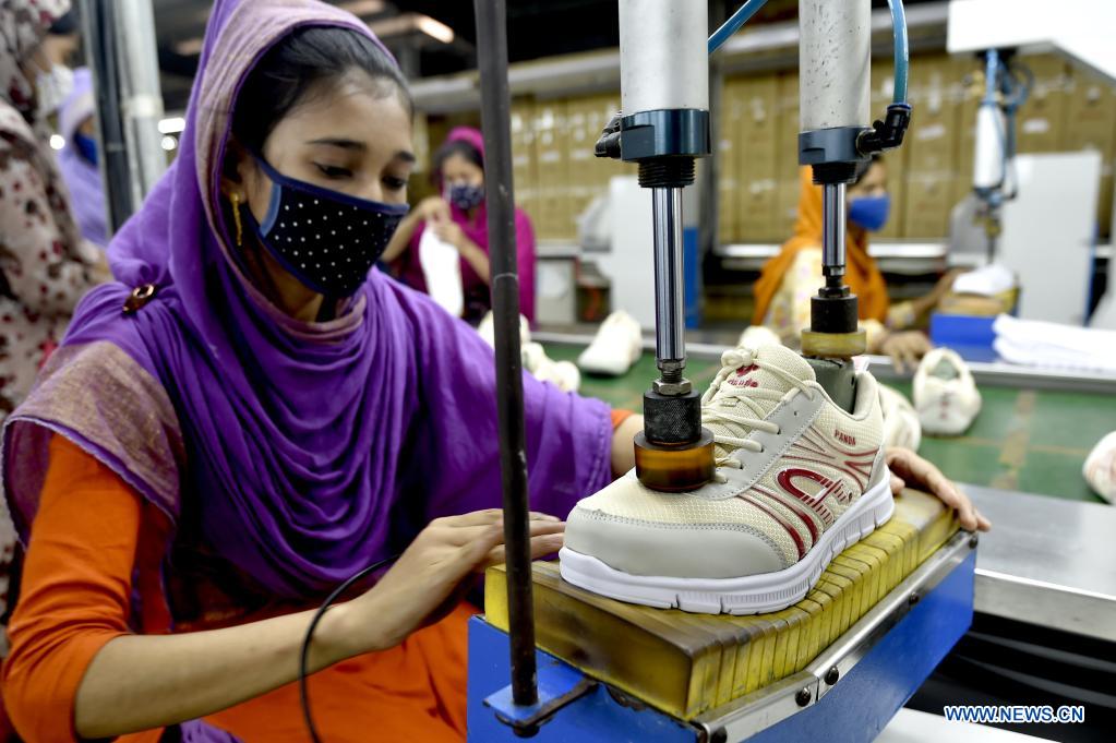 China Máquina de tricotar para sapatos Fornecedores, Fabricantes, Fábrica -  Máquina de tricotar para sapatos sob medida - TAIFENG