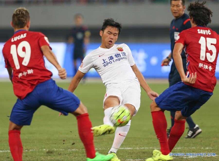 El equipo español visitante Atlético de Madrid venció hoy 3-0 al Shanghai SIPG de la Súper Liga China en su cuatro encuentro de preparación de este verano y en el que hizo su debut con el club español el futbolista chino Xu Xin.