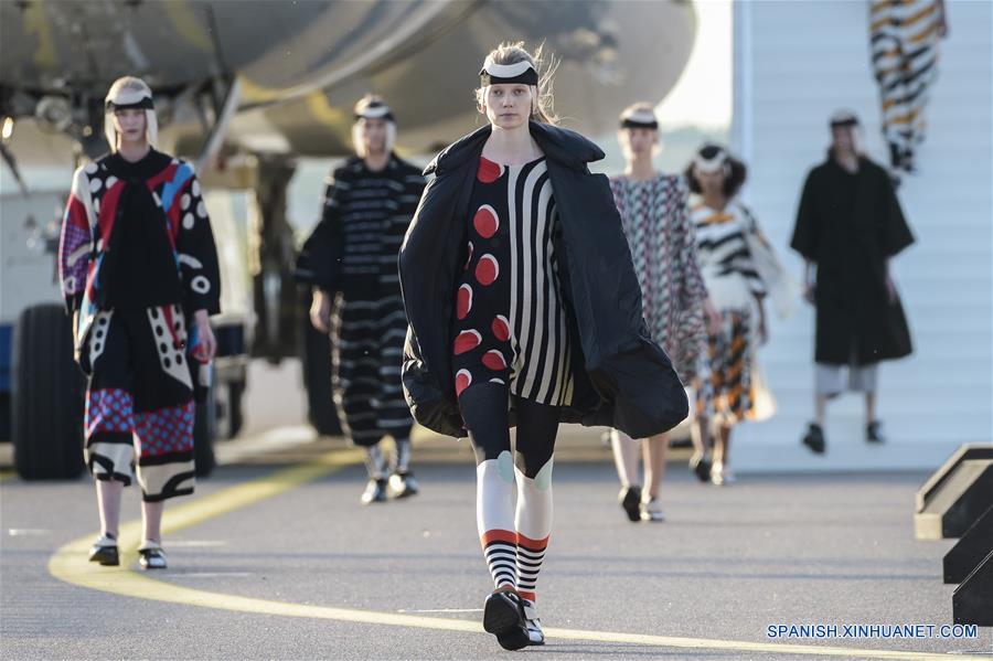 (5)FINLANDIA-HELSINKI-MODA-DESFILE