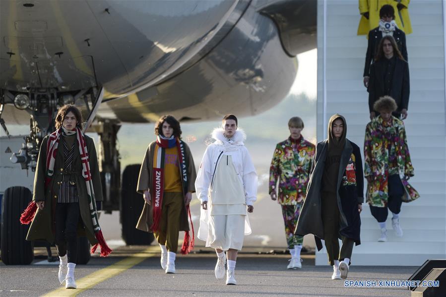 (6)FINLANDIA-HELSINKI-MODA-DESFILE