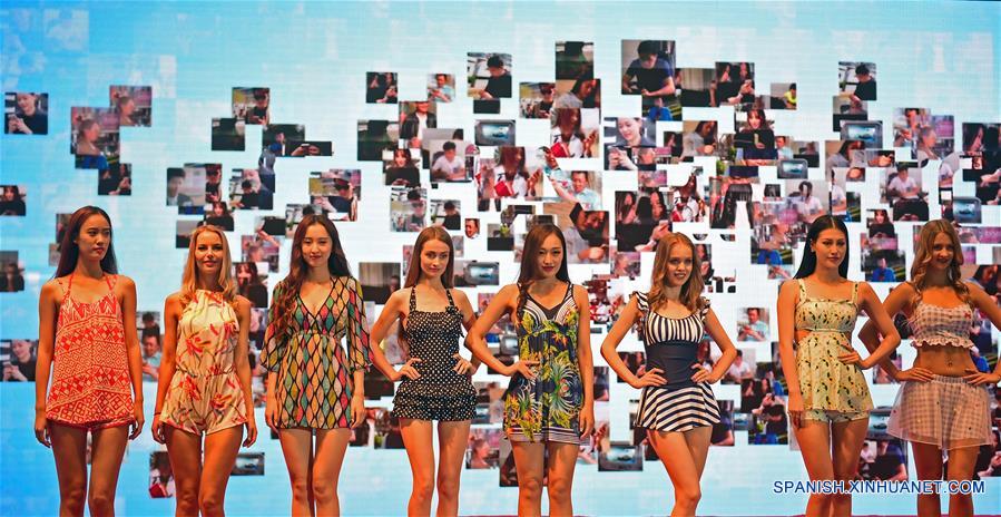 (5)CHINA-LIAONING-MODA-DESFILE