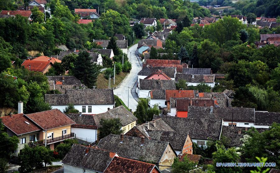 (2)CROACIA-ILOK-INDUSTRIA-TURISMO