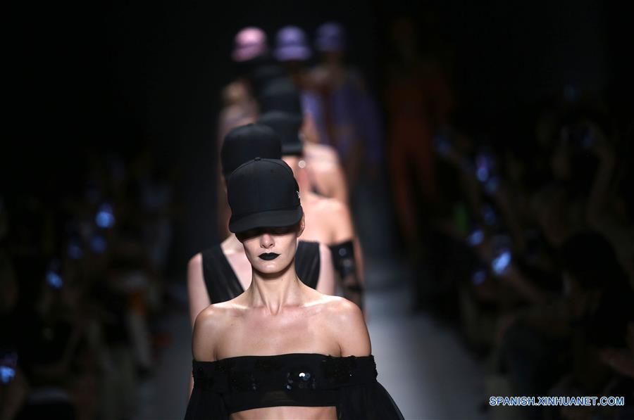 (20)BRASIL-SAO PAULO-MODA-SEMANA MODA