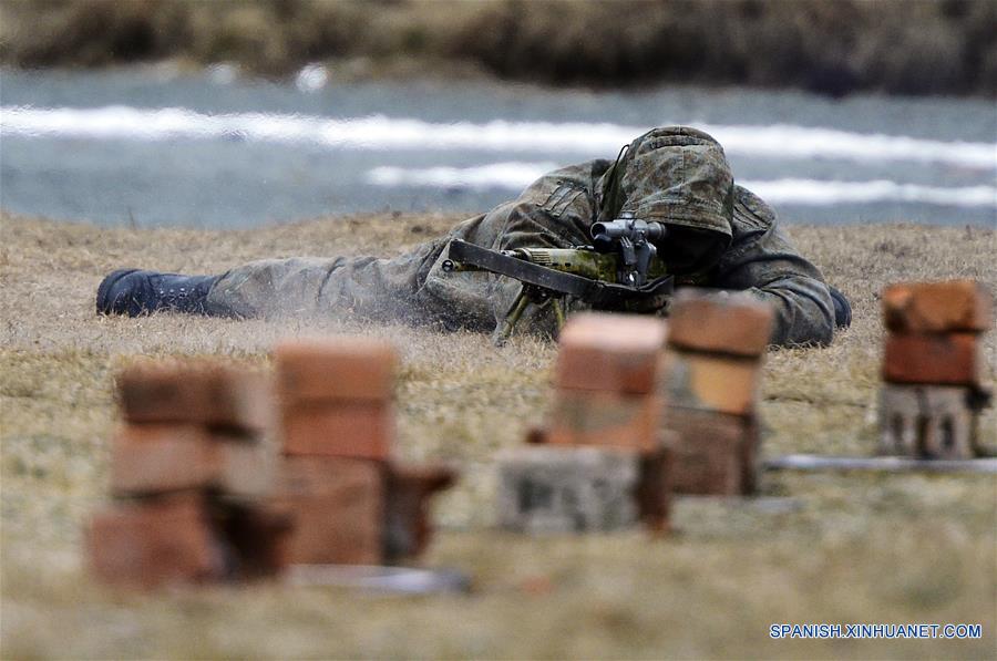 (4)RUSIA-VLADIVOSTOK-MILITARES-ANIVERSARIO