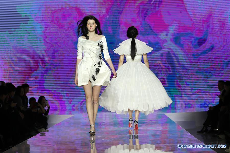 (1)CHINA-BEIJING-MODA-DESFILE