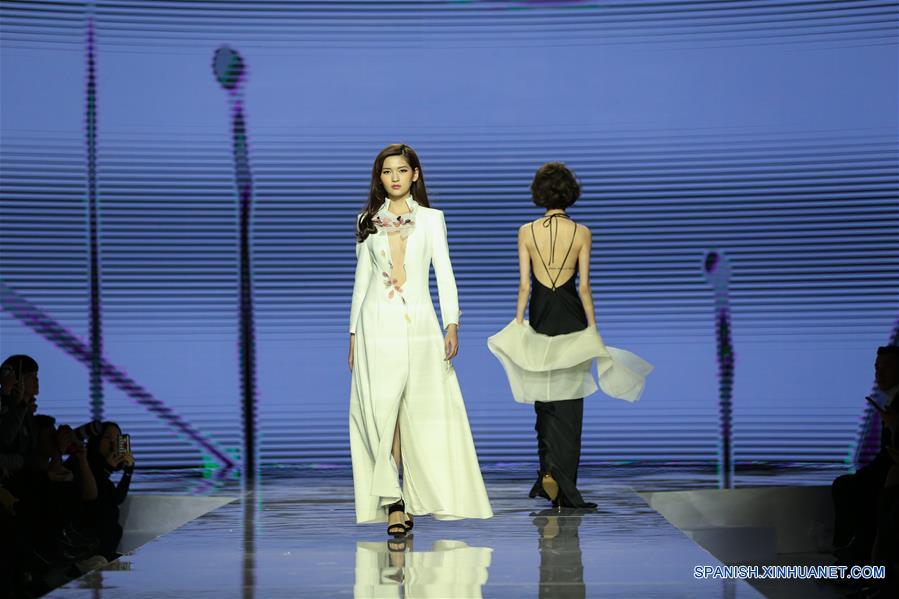 (3)CHINA-BEIJING-MODA-DESFILE