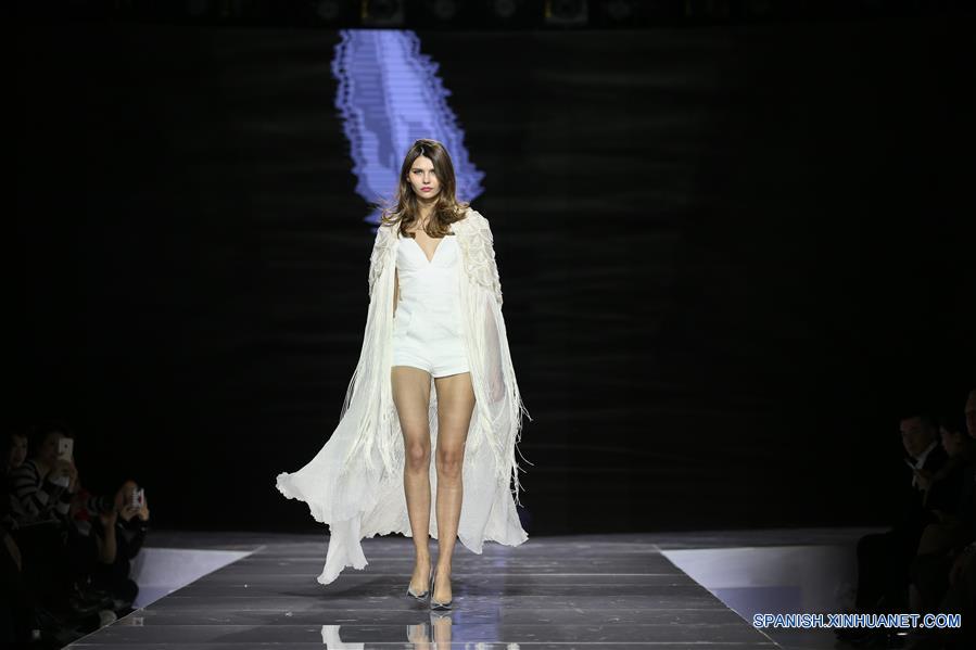 (4)CHINA-BEIJING-MODA-DESFILE