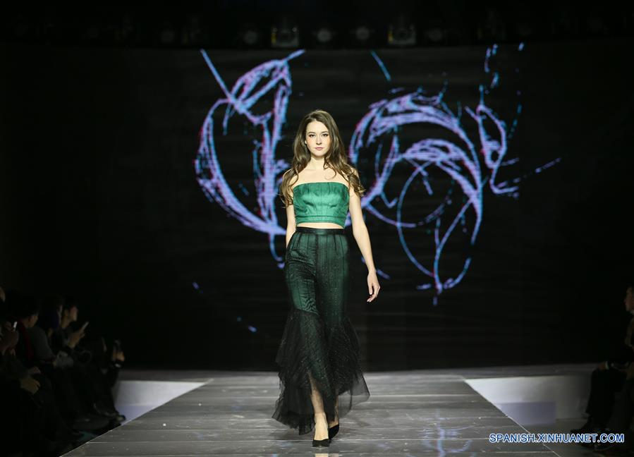 (5)CHINA-BEIJING-MODA-DESFILE