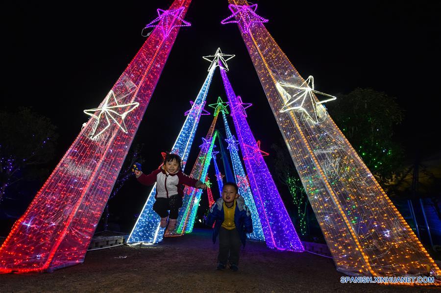(7)CHINA-ZHEJIANG-SOCIEDAD-EXHIBICION