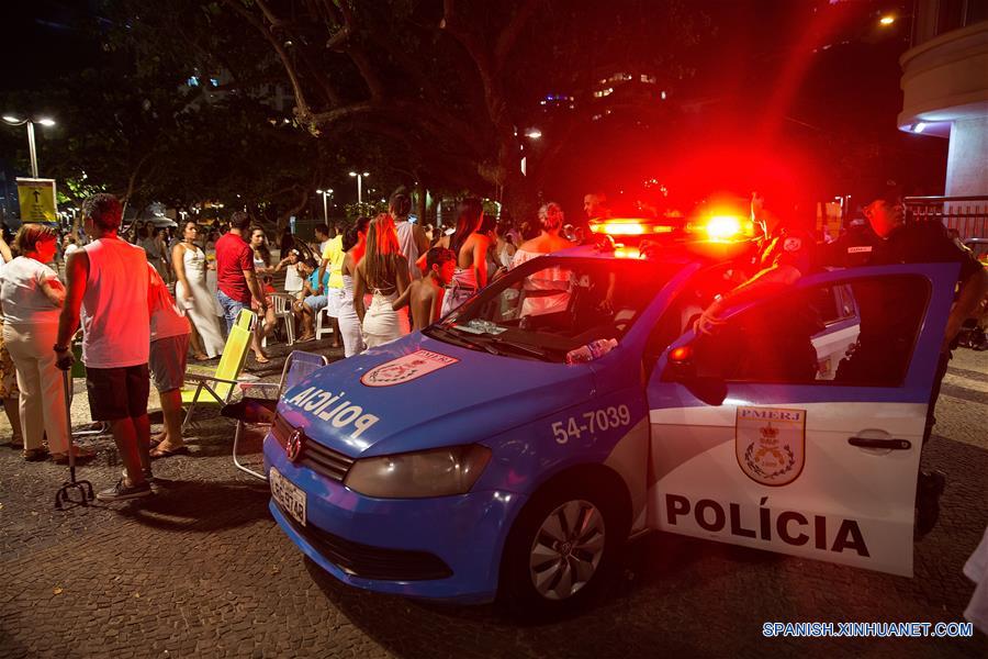 (2)BRASIL-RIO DE JANEIRO-SOCIEDAD-AÑO NUEVO