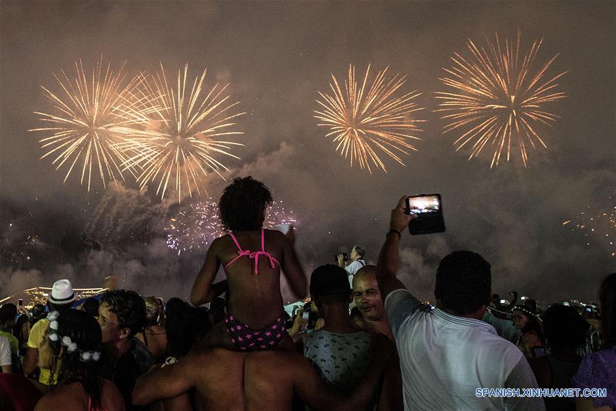 (9)BRASIL-RIO DE JANEIRO-SOCIEDAD-AÑO NUEVO