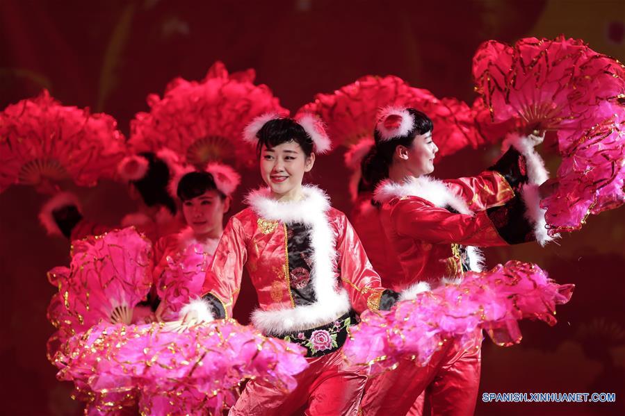 (4)COLOMBIA-ZIPAQUIRA-CHINA-CULTURA-EVENTO