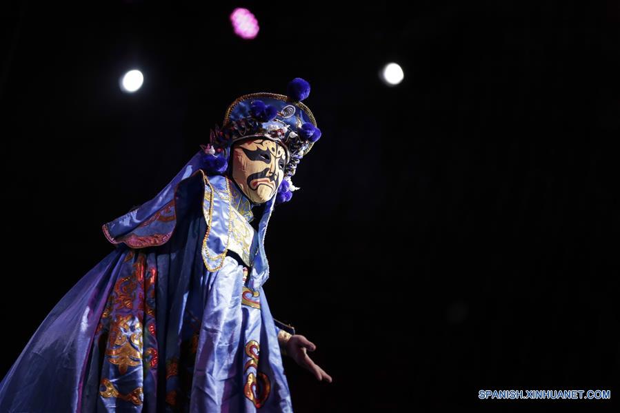 (7)COLOMBIA-ZIPAQUIRA-CHINA-CULTURA-EVENTO