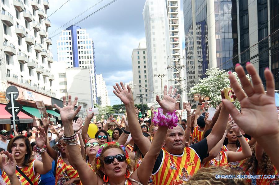 (2)BRASIL-SAO PAULO-SOCIEDAD-CARNAVAL