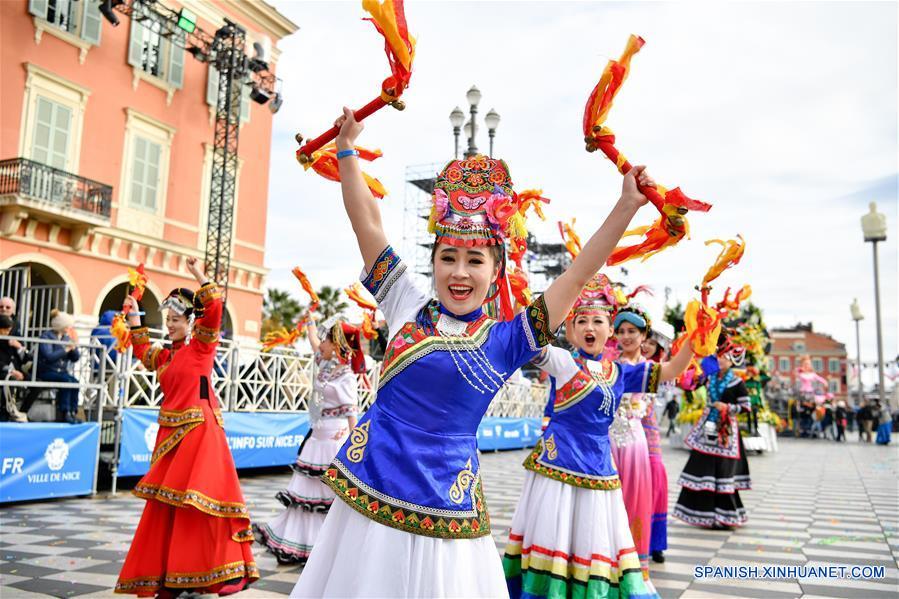 (6)FRANCIA-NIZA-SOCIEDAD-CARNAVAL