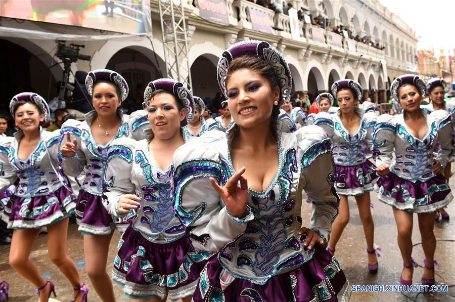 (1)BOLIVIA-ORURO-SOCIEDAD-CARNAVAL