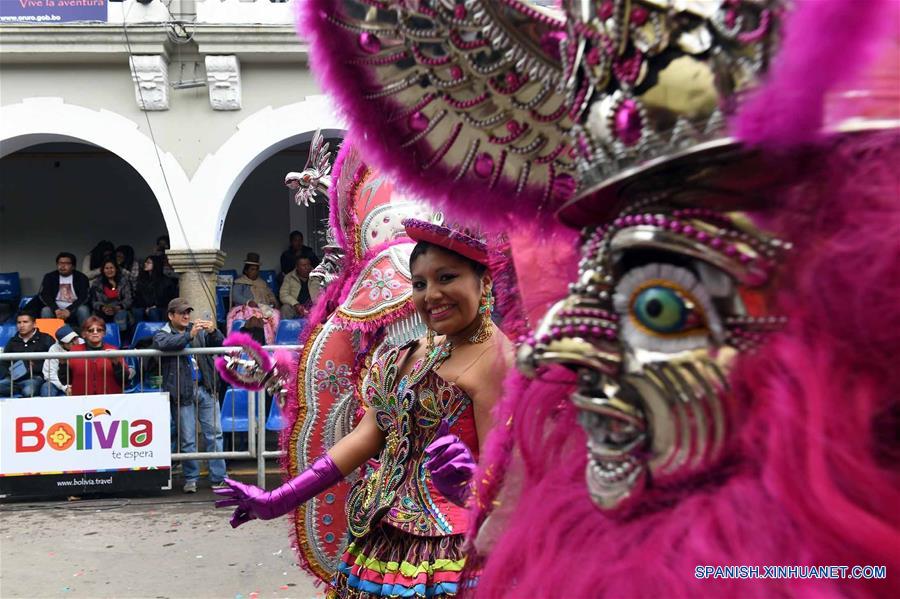 (2)BOLIVIA-ORURO-SOCIEDAD-CARNAVAL