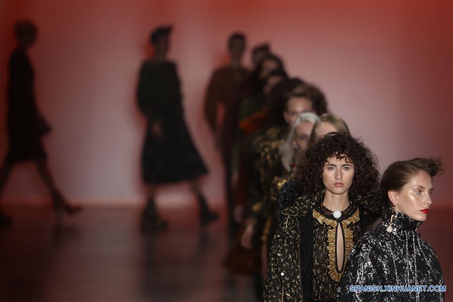 (14)BRASIL-SAO PAULO-MODA-SEMANA MODA