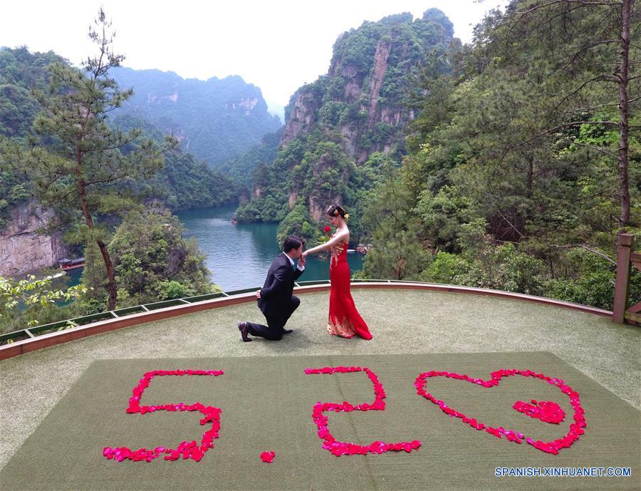 (5)CHINA-ZHANGJIAJIE-SOCIEDAD-EVENTO
