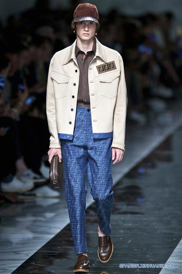 (8)ITALIA-MILAN-MODA-SEMANA MODA