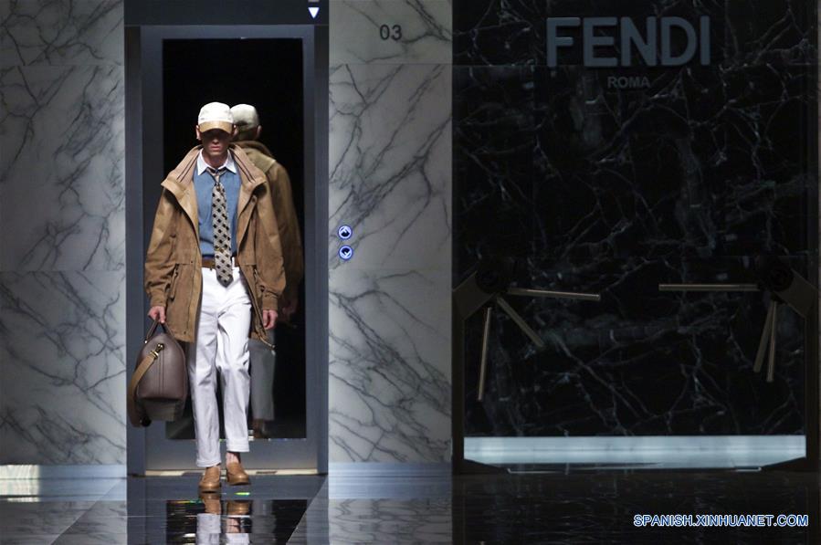 (10)ITALIA-MILAN-MODA-SEMANA MODA