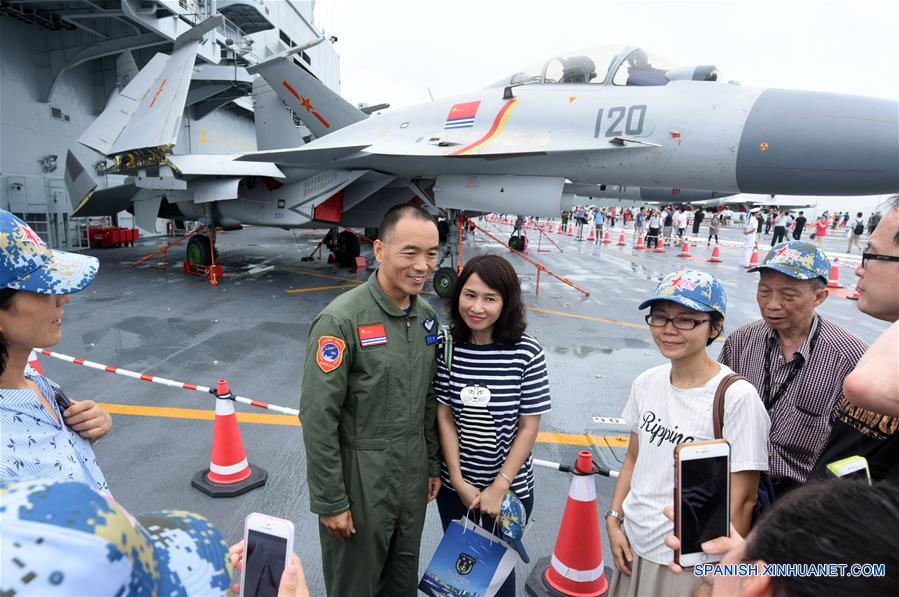 (4)CHINA-HONG KONG-MILITARES-PORTAAVIONES