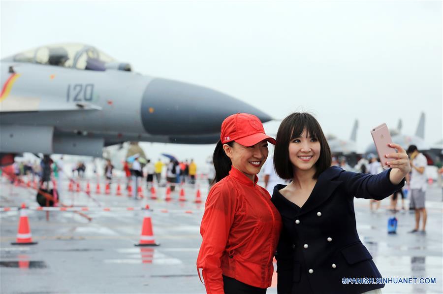 (6)CHINA-HONG KONG-MILITARES-PORTAAVIONES