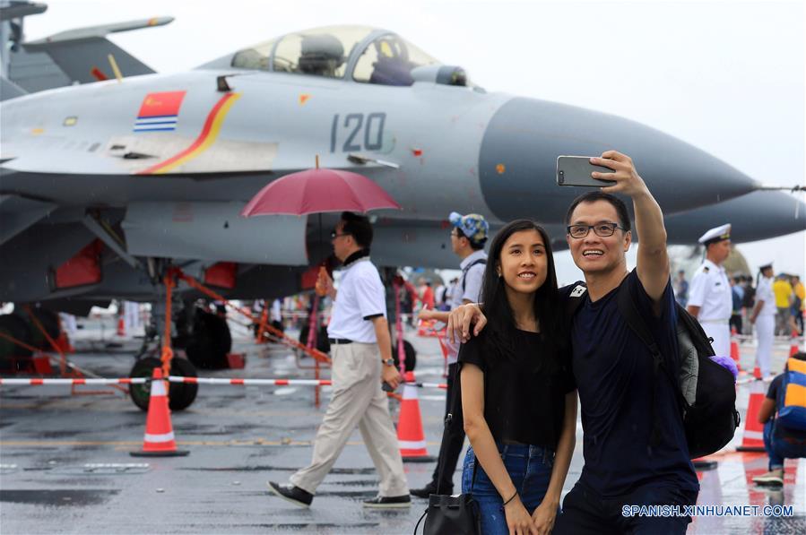(7)CHINA-HONG KONG-MILITARES-PORTAAVIONES