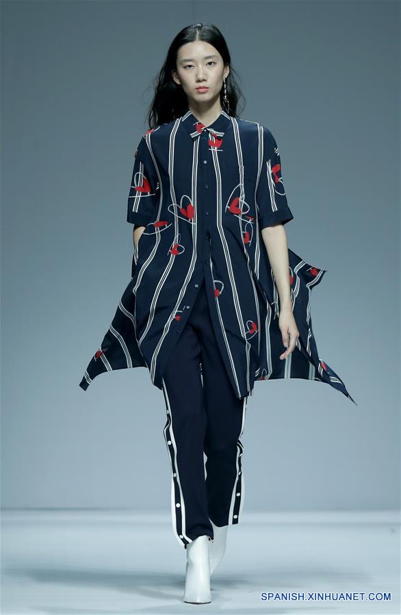(9)CHINA-BEIJING-MODA-SEMANA MODA